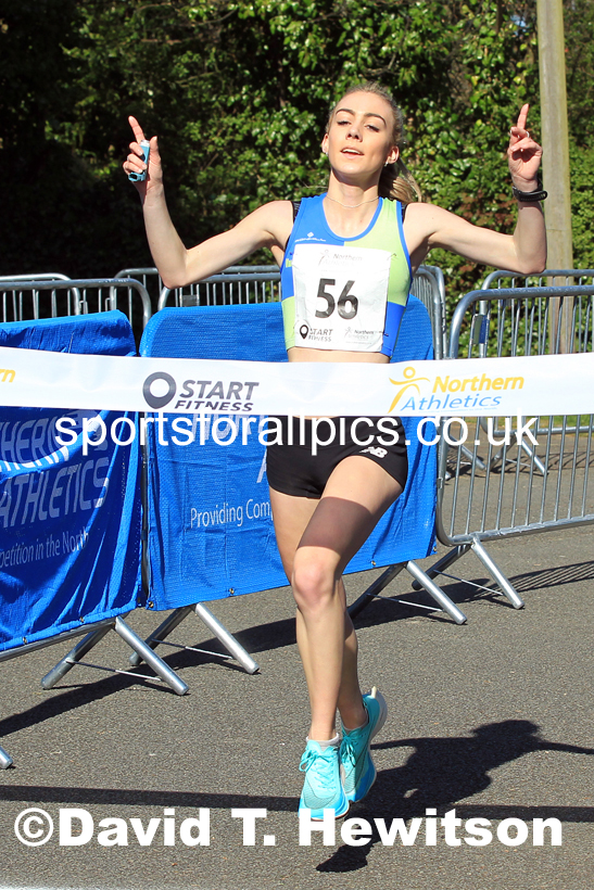 Womens Under-17s 5k, 2022 Northern 12 and 6 Stage Road Relays,  Birkenhead Park, Birkenhead, Wirral.  Photo: David T. Hewitson/Sports for All Pics